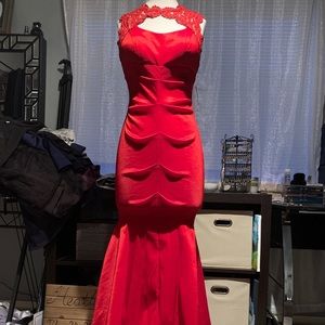 Formal sleeveless taffeta mermaid dress